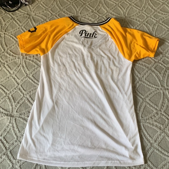 Pink MLB pirates shirt - Picture 3 of 4